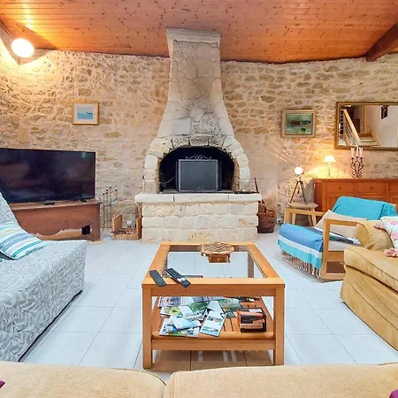 In Chenac-saint-seurin-d'