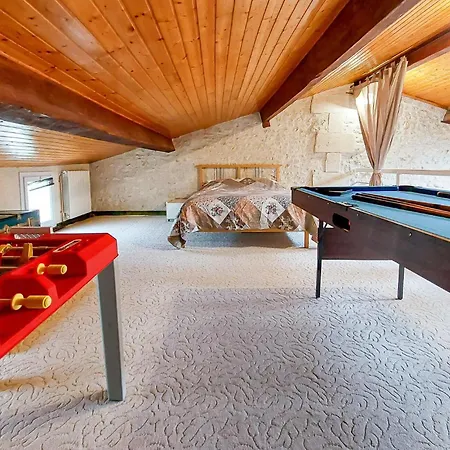Stunning Home In Chenac-Saint-Seurin-D' * Saint-Seurin-d'Uzet