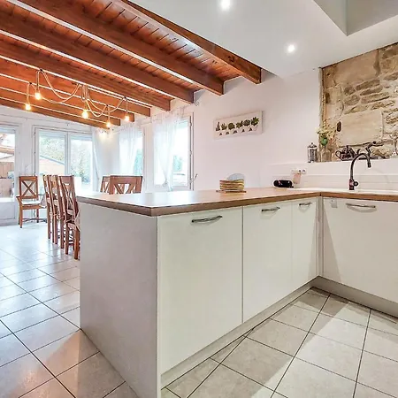 Stunning Home In Chenac-Saint-Seurin-D'