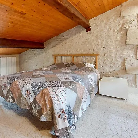 펜션 Stunning Home In Chenac-Saint-Seurin-D' *
