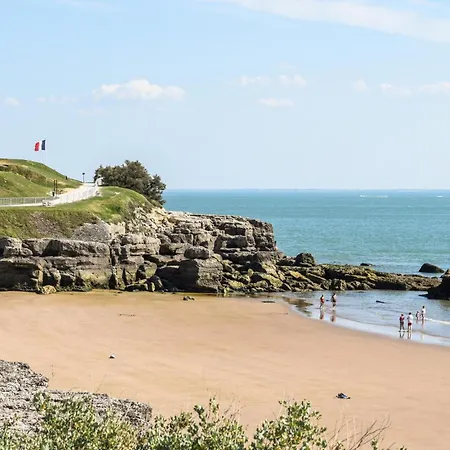 In Chenac-saint-seurin-d' * Saint-Seurin-d'Uzet