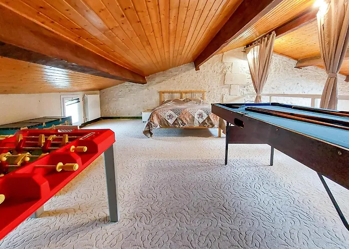 In Chenac-saint-seurin-d' * Saint-Seurin-d'Uzet